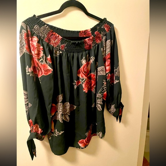 Flower Top - Picture 1 of 2